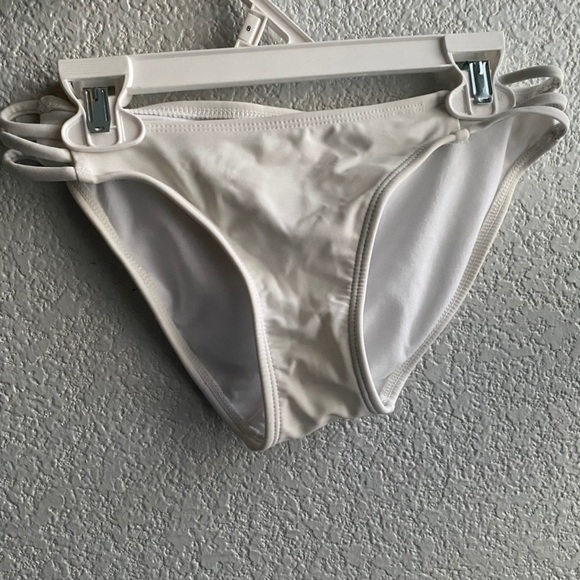 Target Xhilaration White Bikini Bottoms - Picture 1 of 3